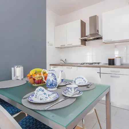 One-bedroom In Lejlighed Poreč
