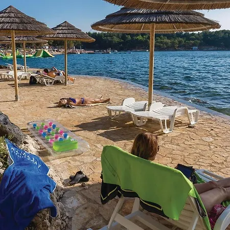 Con Da Letto Fronte Mare Porec